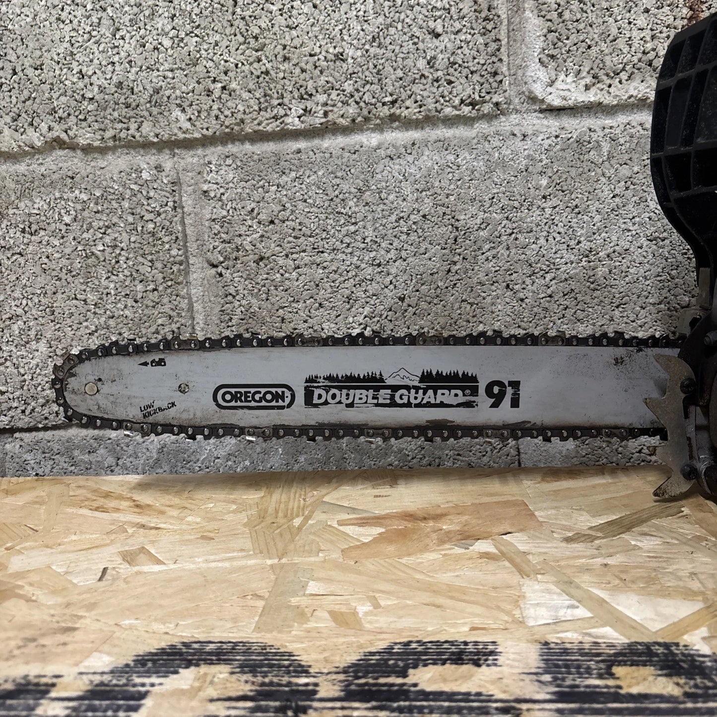 Titan Chainsaw Petrol 40cc TTCSP40 40cm 2 Stroke