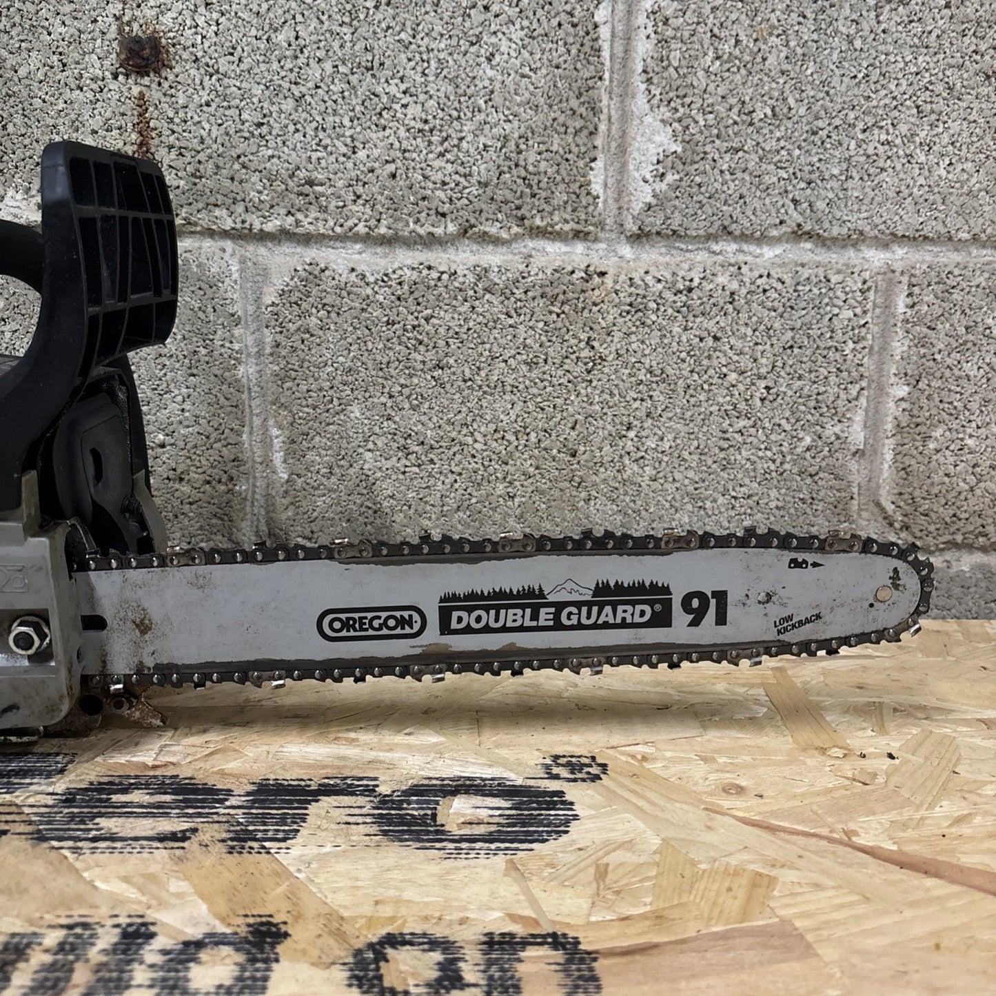 Titan Chainsaw Petrol 40cc TTCSP40 40cm 2 Stroke