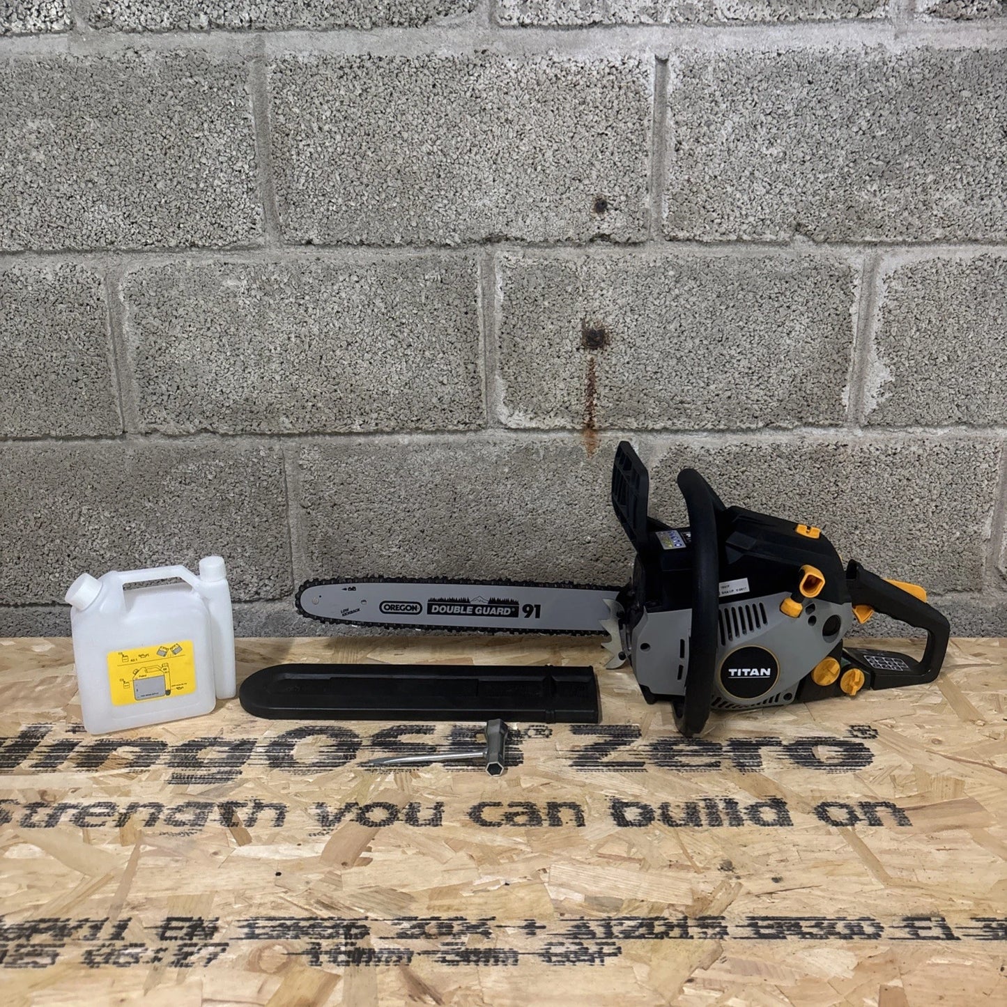 Titan Chainsaw Petrol 40cc TTCSP40 40cm 2 Stroke