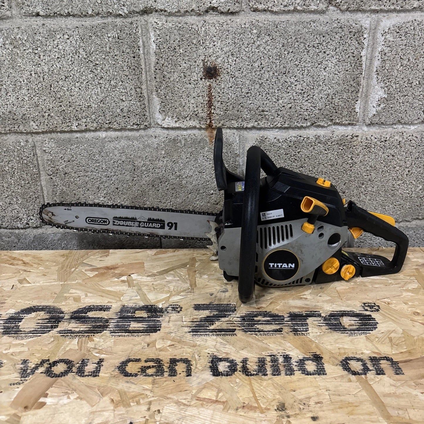 Titan Chainsaw Petrol 40cc TTCSP40 40cm 2 Stroke