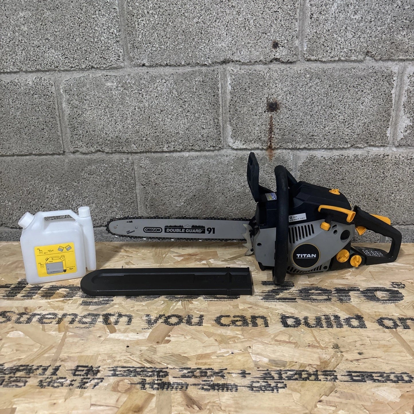 Titan Chainsaw Petrol 40cc TTCSP40 40cm 2 Stroke