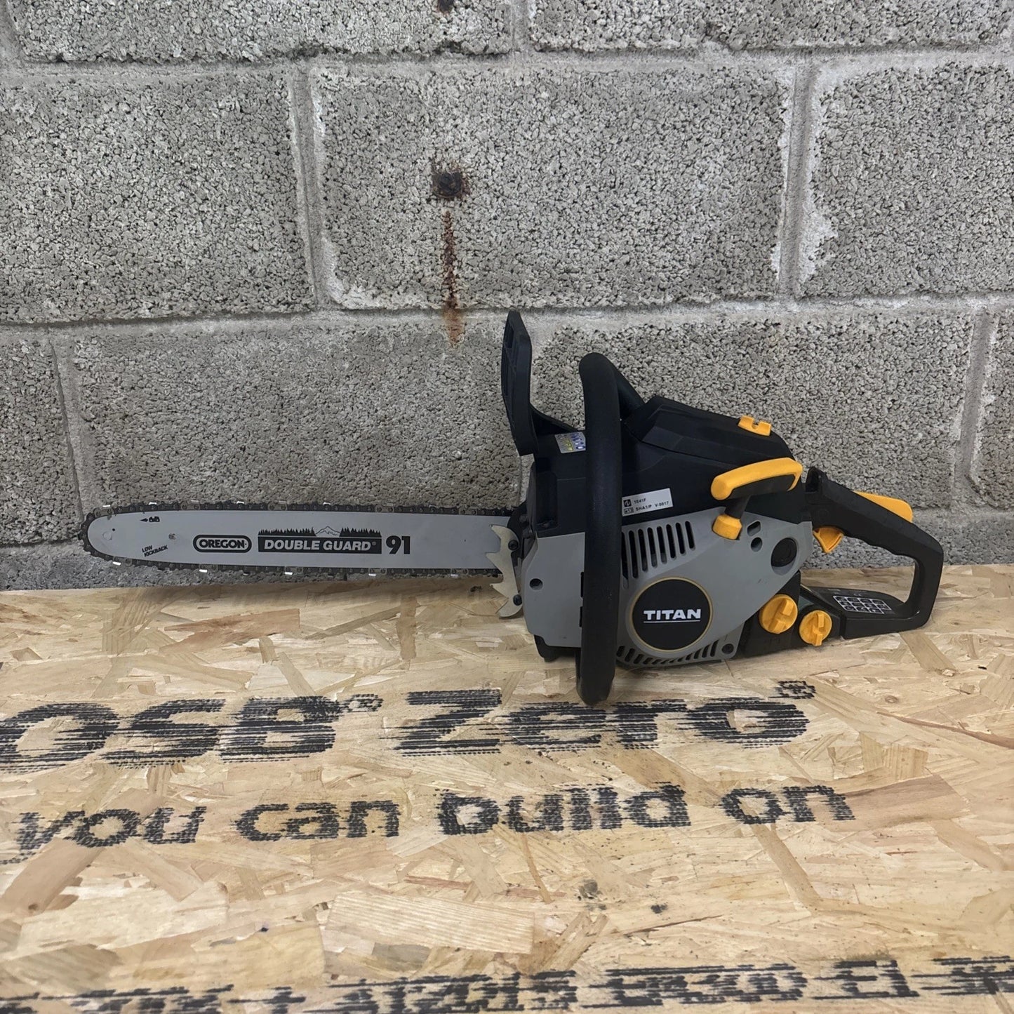 Titan Chainsaw Petrol 40cc TTCSP40 40cm 2 Stroke