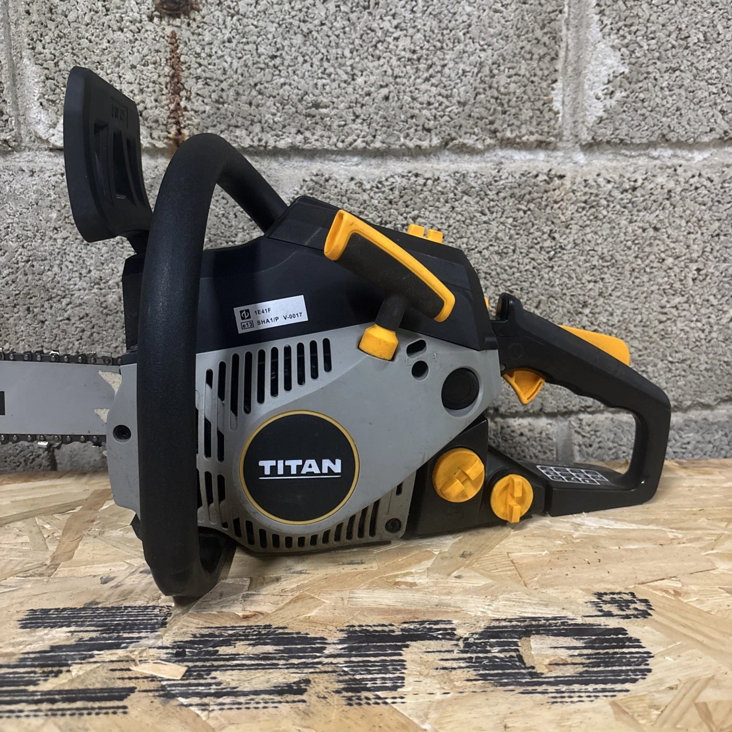 Titan Chainsaw Petrol 40cc TTCSP40 40cm 2 Stroke