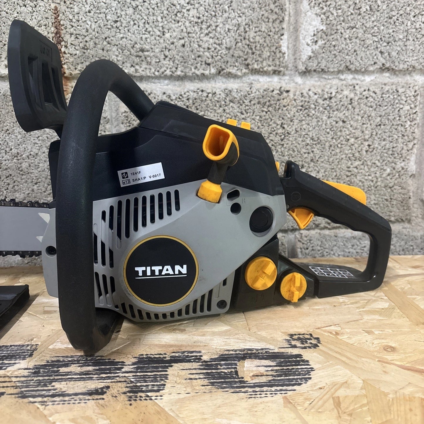 Titan Chainsaw Petrol 40cc TTCSP40 40cm 2 Stroke