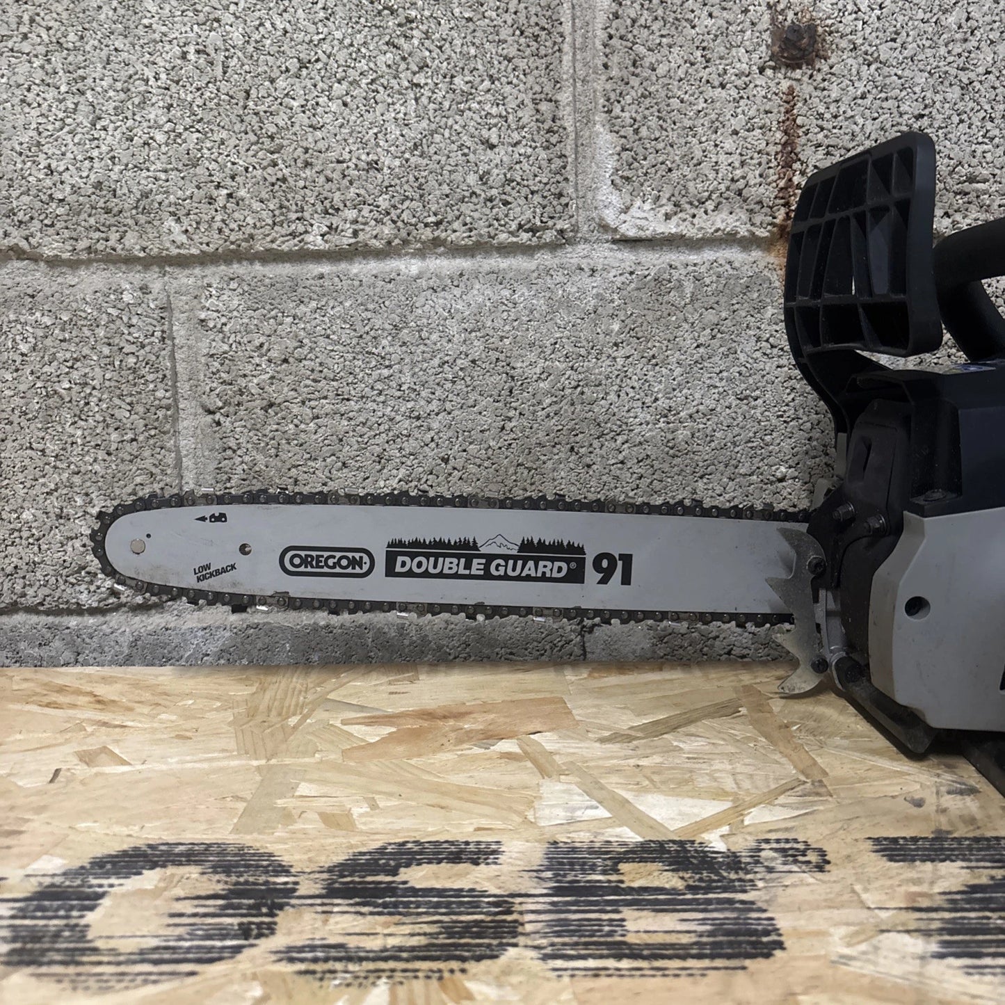 Titan Chainsaw Petrol 40cc TTCSP40 40cm 2 Stroke