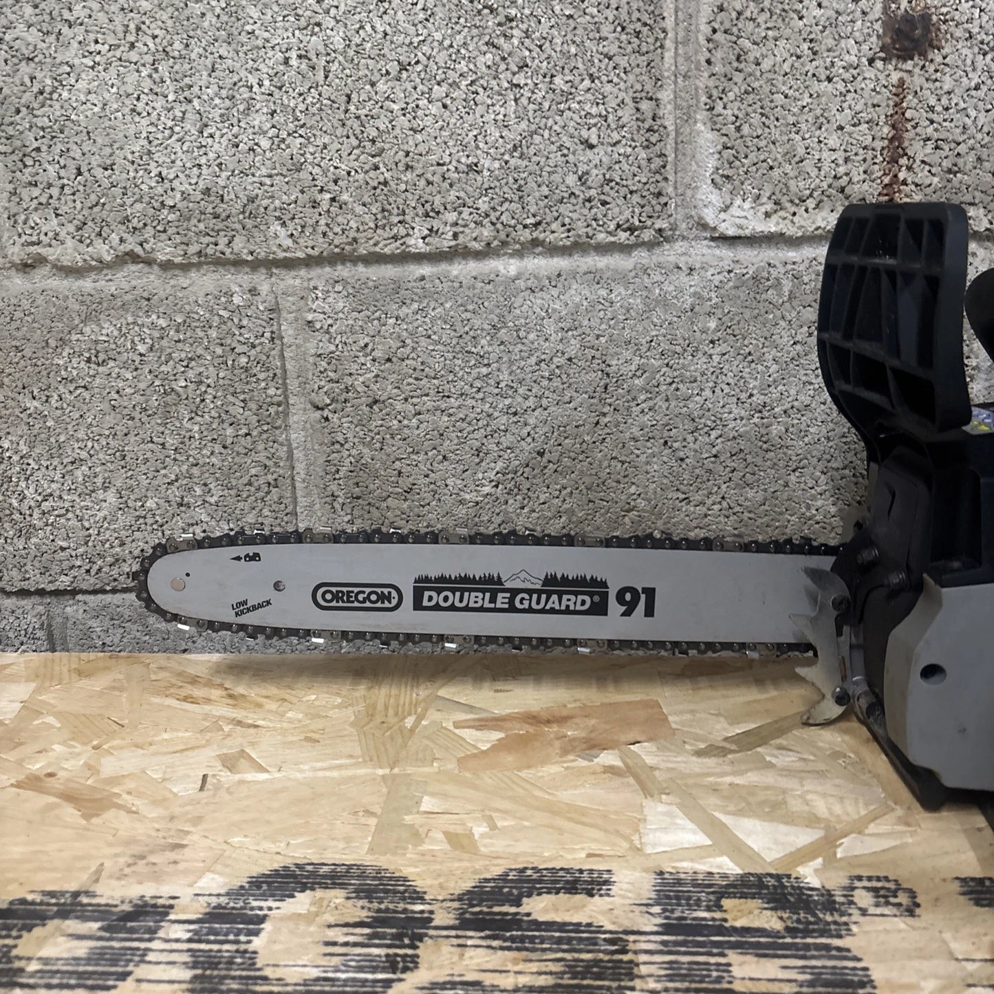 Titan Chainsaw Petrol 40cc TTCSP40 40cm 2 Stroke