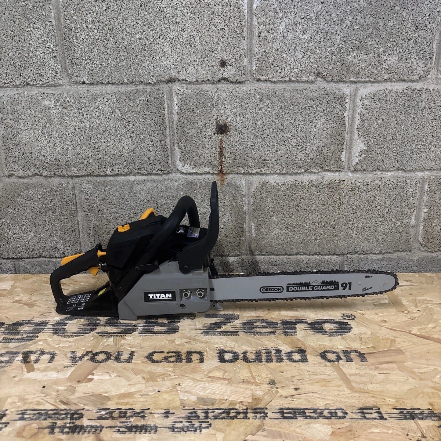 Titan Chainsaw Petrol 40cc TTCSP40 40cm 2 Stroke