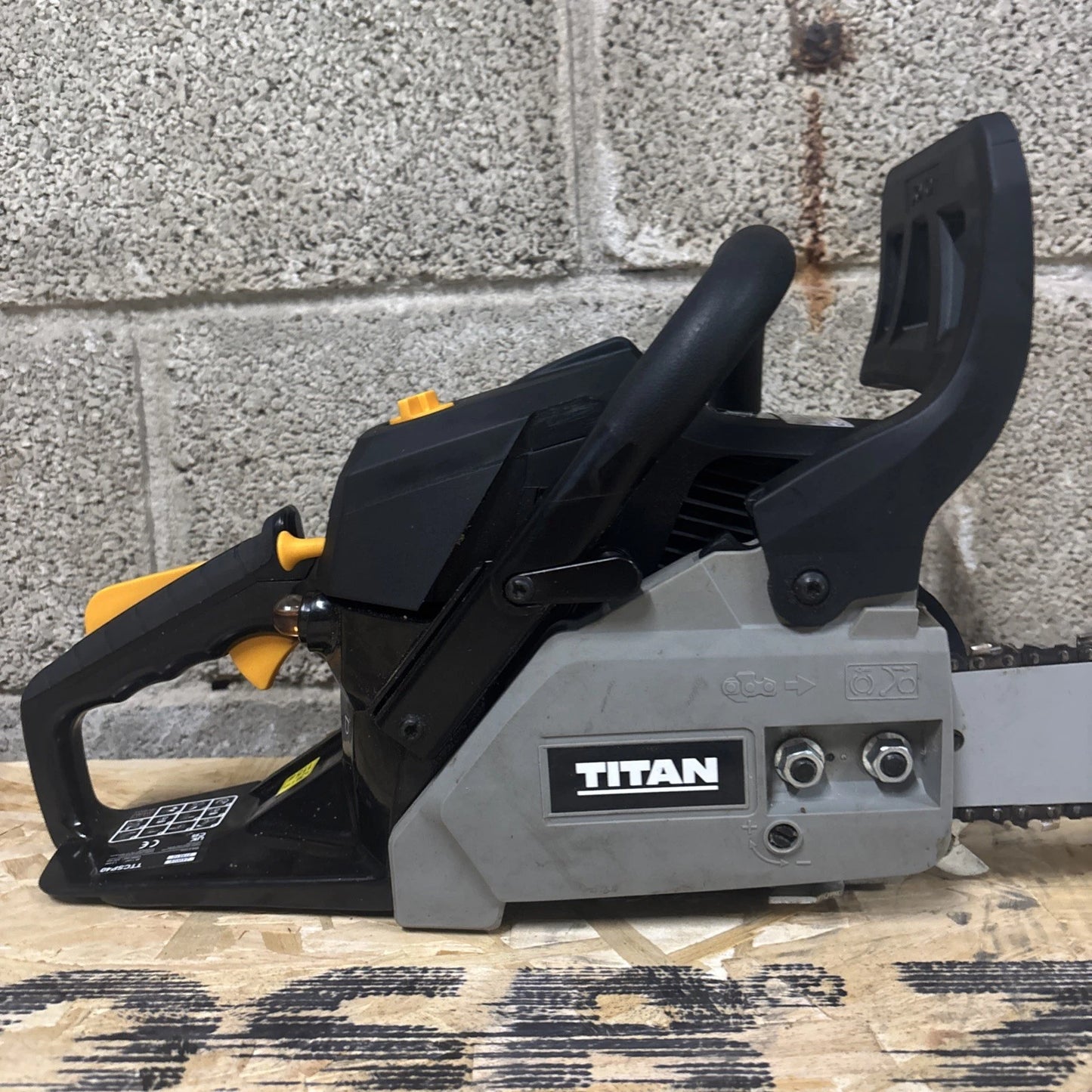 Titan Chainsaw Petrol 40cc TTCSP40 40cm 2 Stroke