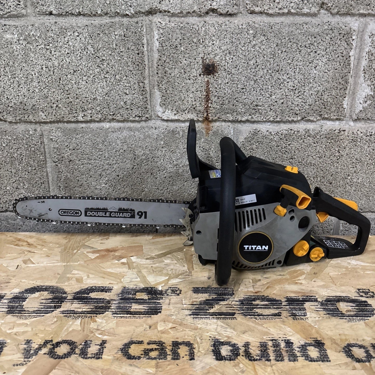 Titan Chainsaw Petrol 40cc TTCSP40 40cm 2 Stroke