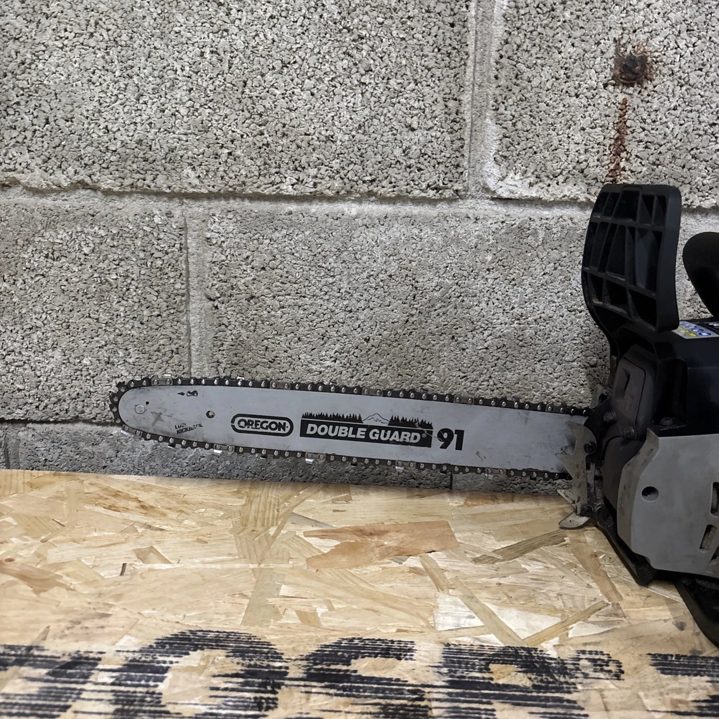 Titan Chainsaw Petrol 40cc TTCSP40 40cm 2 Stroke