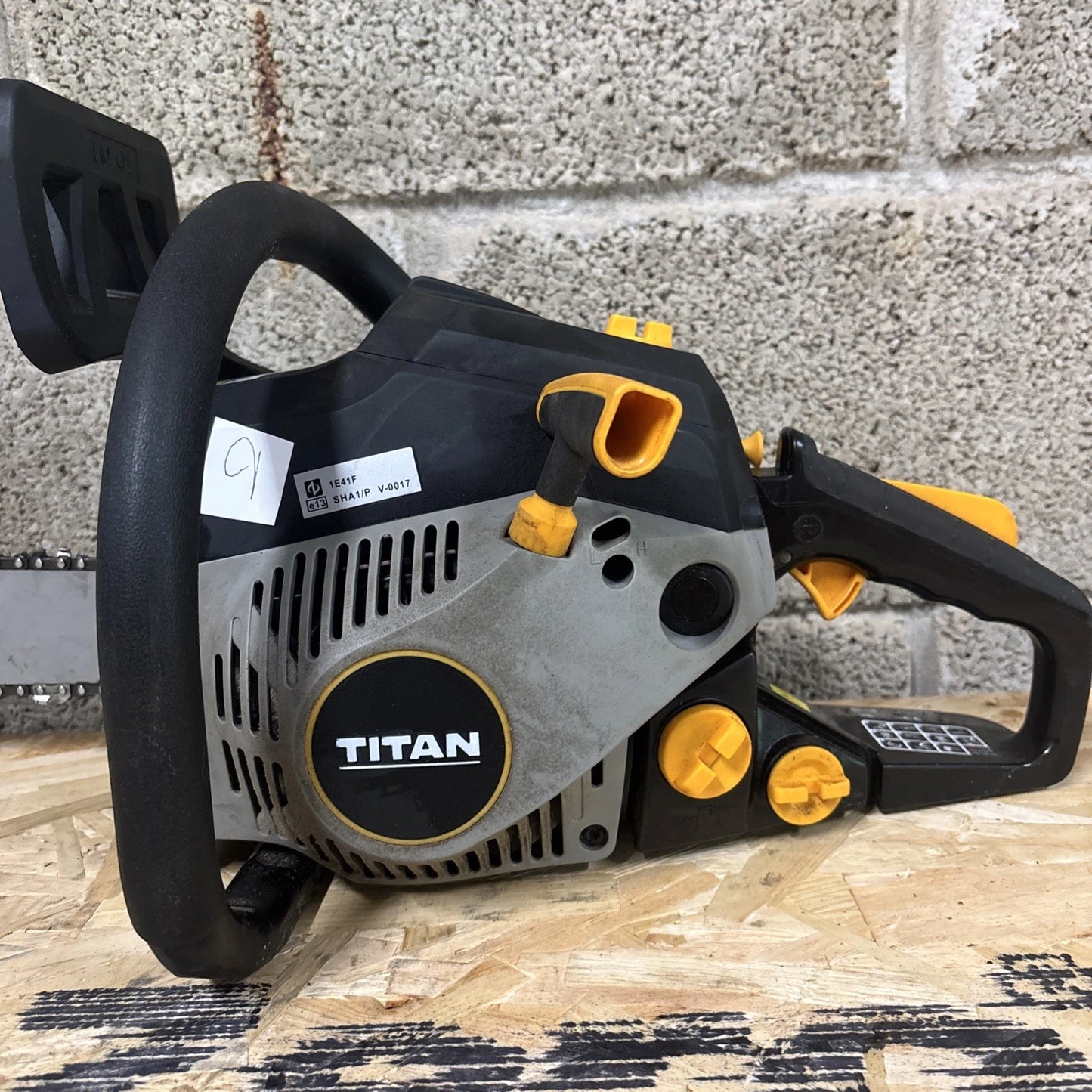 Titan Chainsaw Petrol 40cc TTCSP40 40cm 2 Stroke