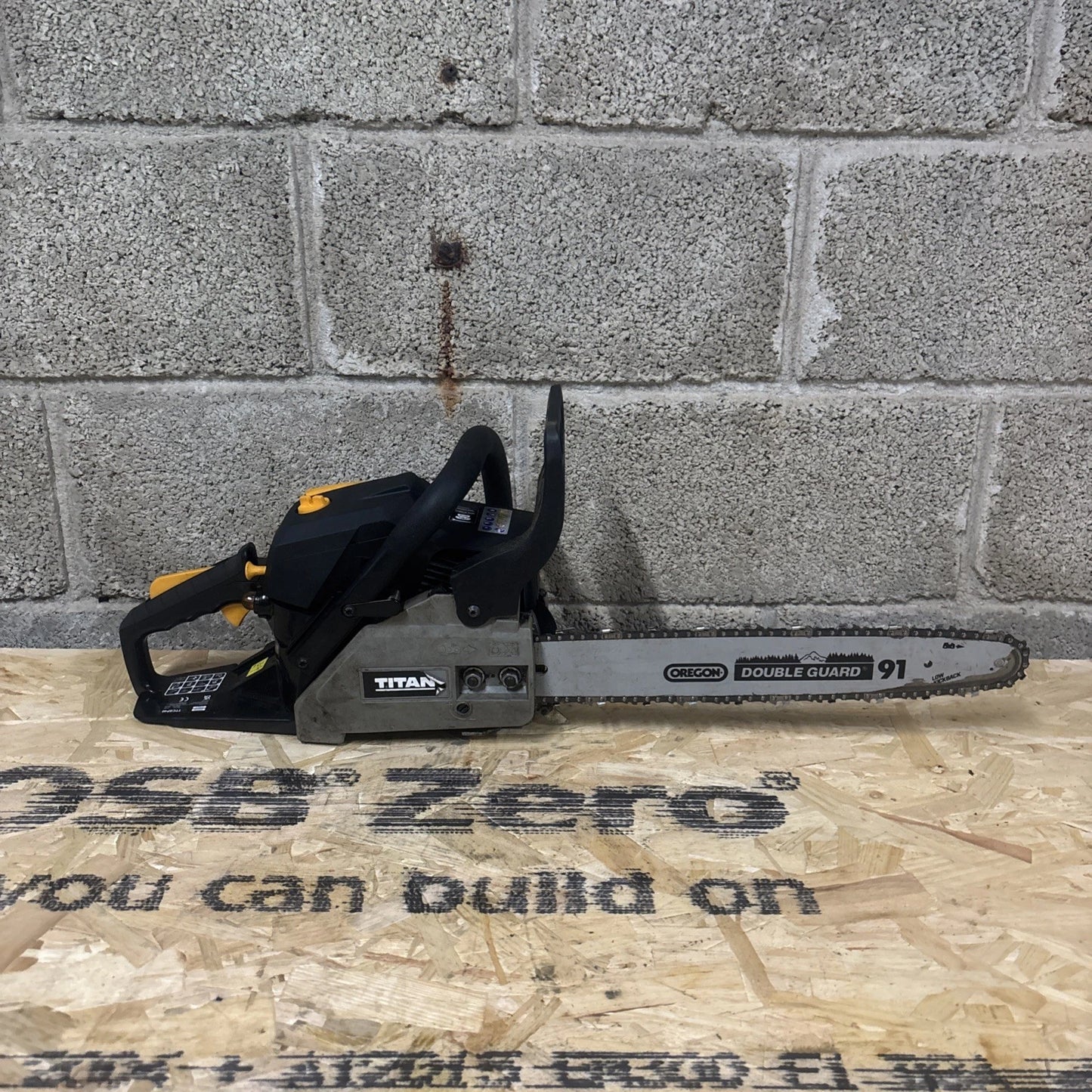 Titan Chainsaw Petrol 40cc TTCSP40 40cm 2 Stroke