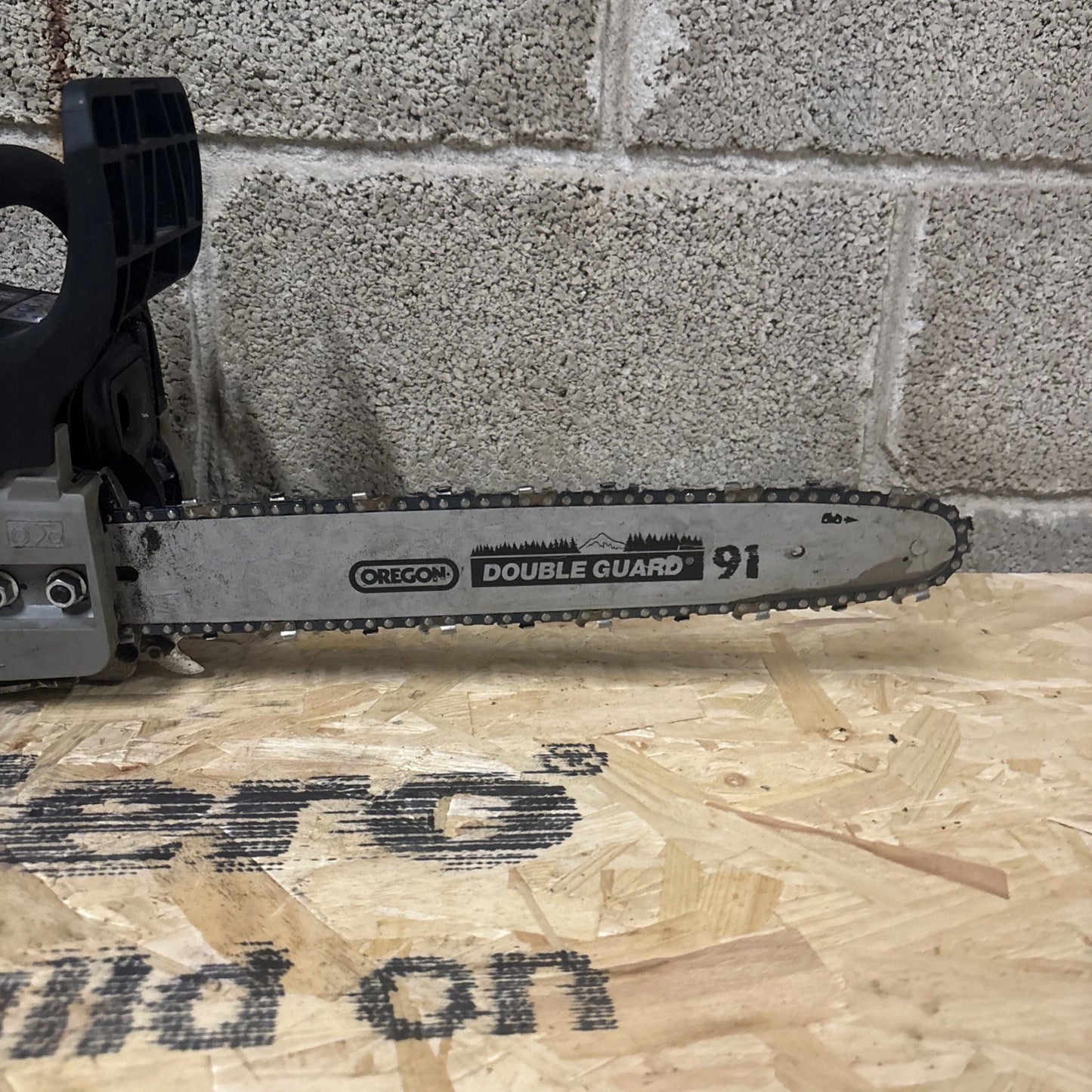 Titan Chainsaw Petrol 40cc TTCSP40 40cm 2 Stroke
