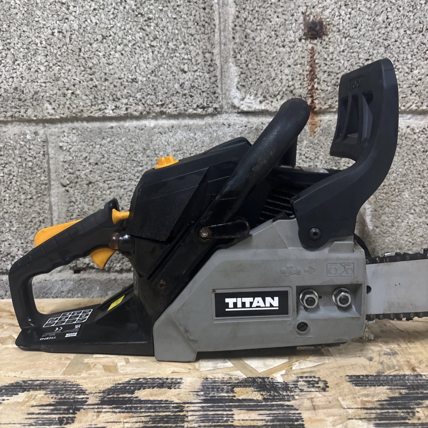 Titan Chainsaw Petrol 40cc TTCSP40 40cm 2 Stroke